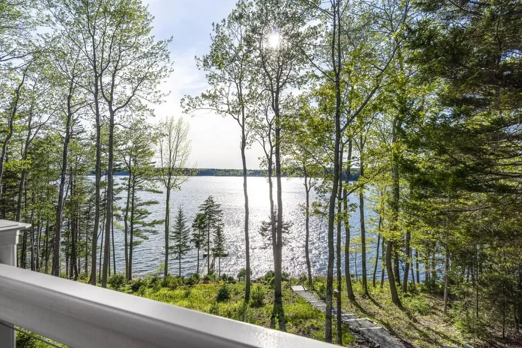 564 West Side Road Boothbay ME 04537