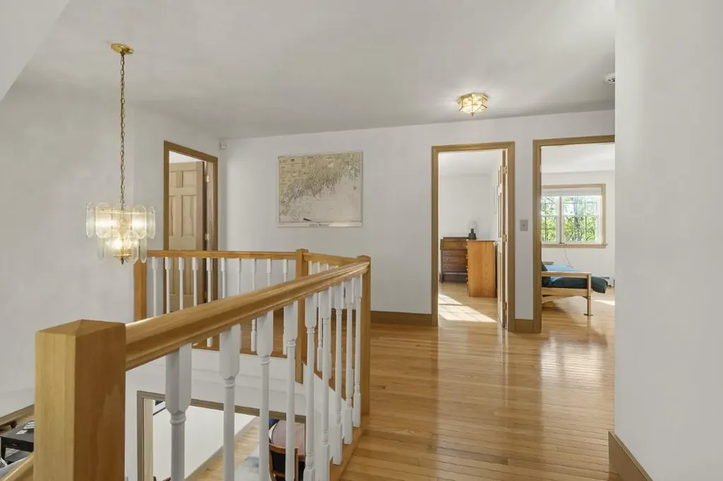 564 West Side Road Boothbay ME 04537