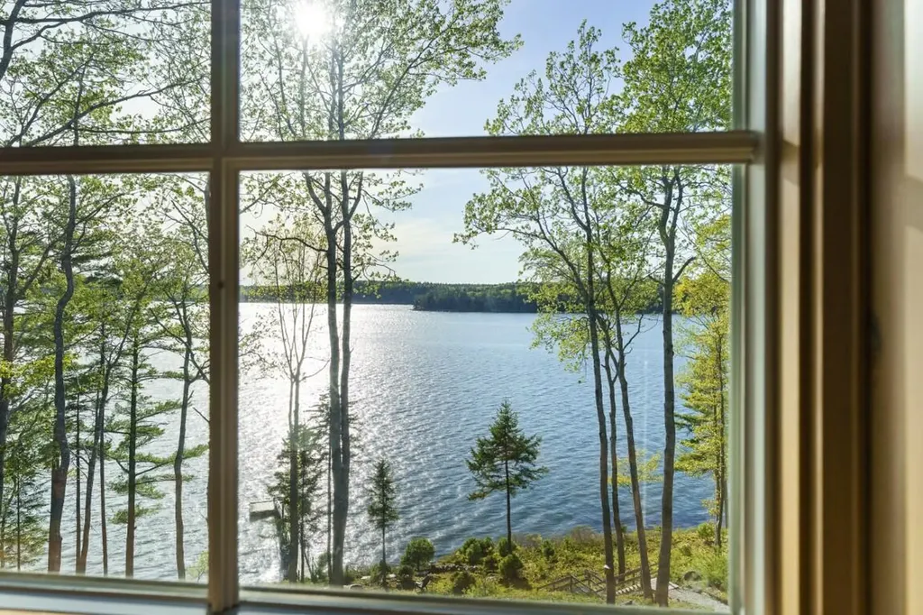 564 West Side Road Boothbay ME 04537
