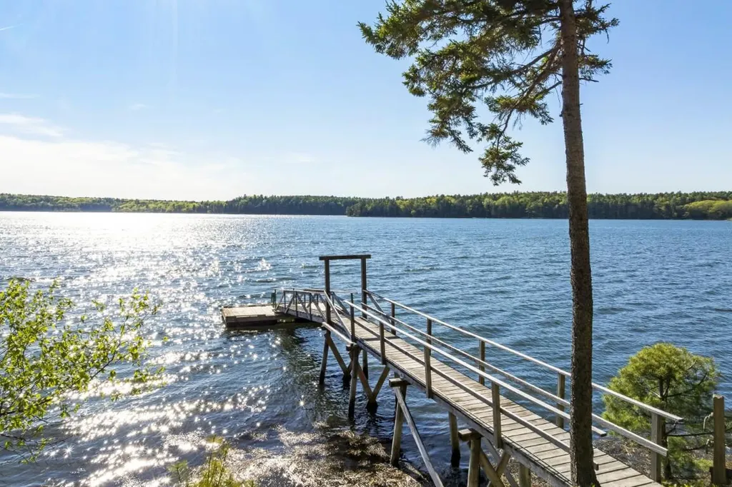 564 West Side Road Boothbay ME 04537