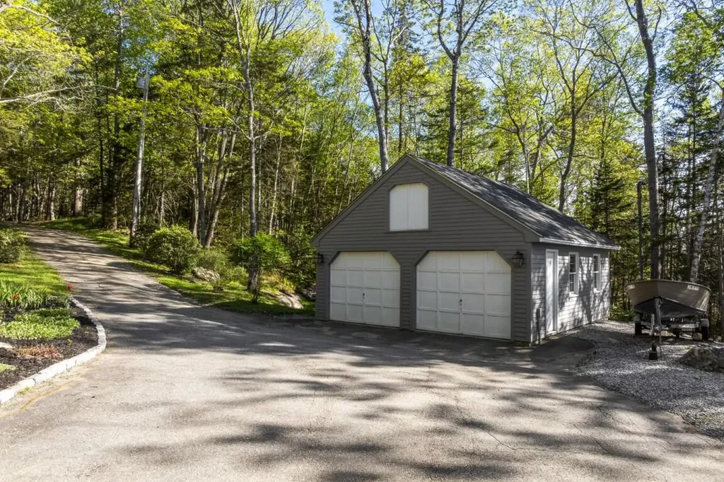 564 West Side Road Boothbay ME 04537