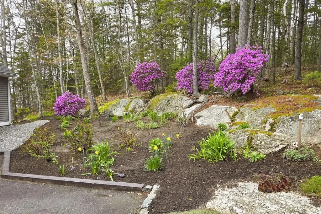 564 West Side Road Boothbay ME 04537