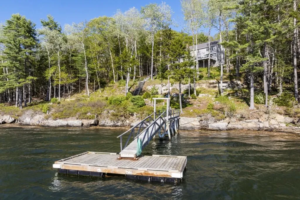 564 West Side Road Boothbay ME 04537