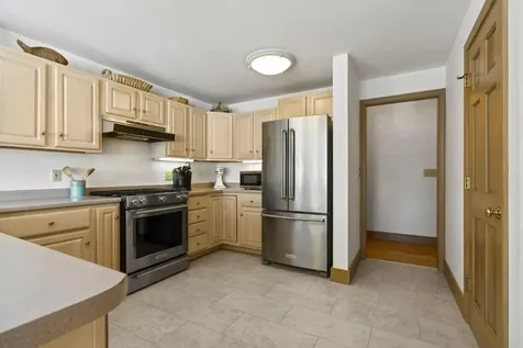 564 West Side Road Boothbay ME 04537