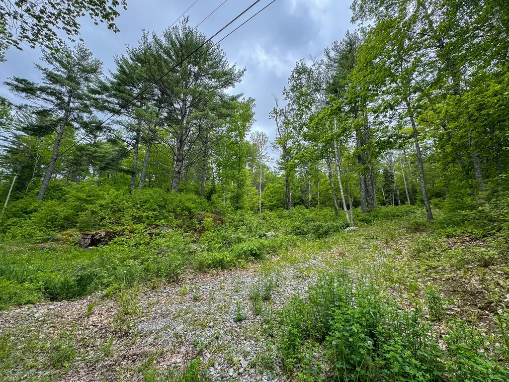 MR3L10- 22 South Shore Drive Warren ME 04864