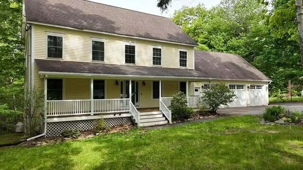 60 Waters Edge Drive Lewiston ME 04240