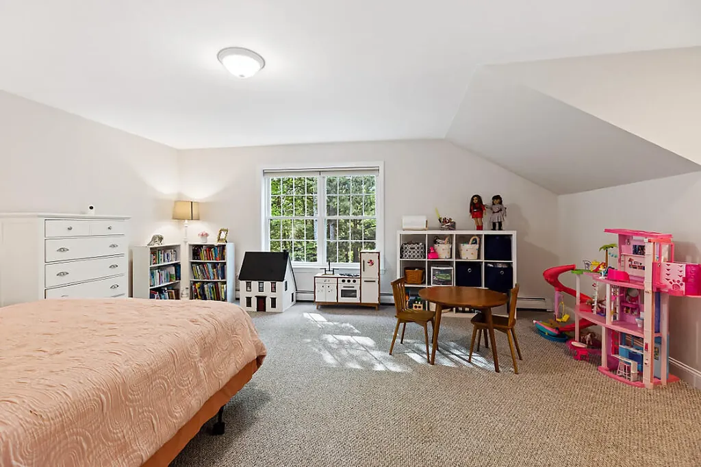 56 Royale Drive Sidney ME 04330