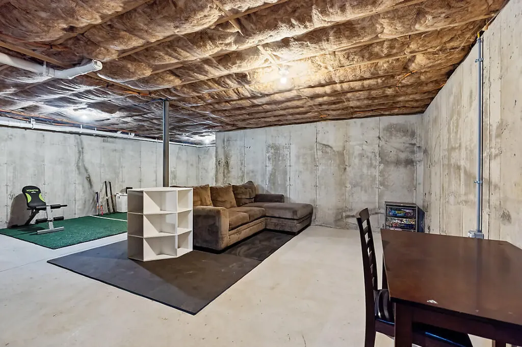 56 Royale Drive Sidney ME 04330