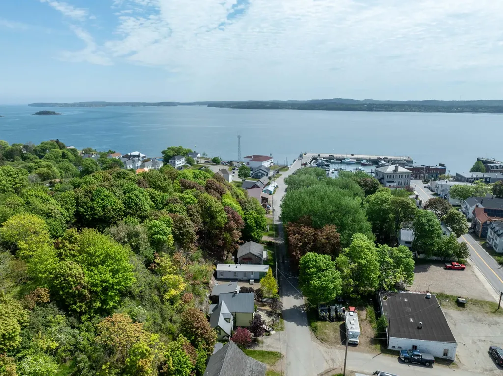 19 Sullivan Street Eastport ME 04631