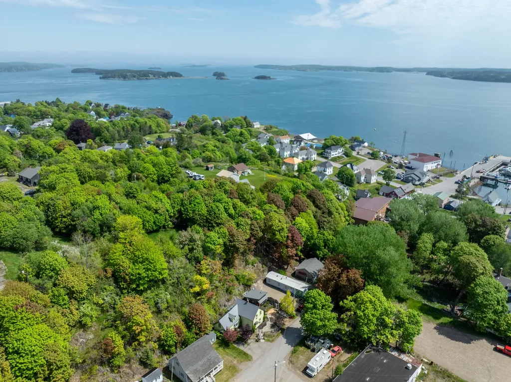 19 Sullivan Street Eastport ME 04631