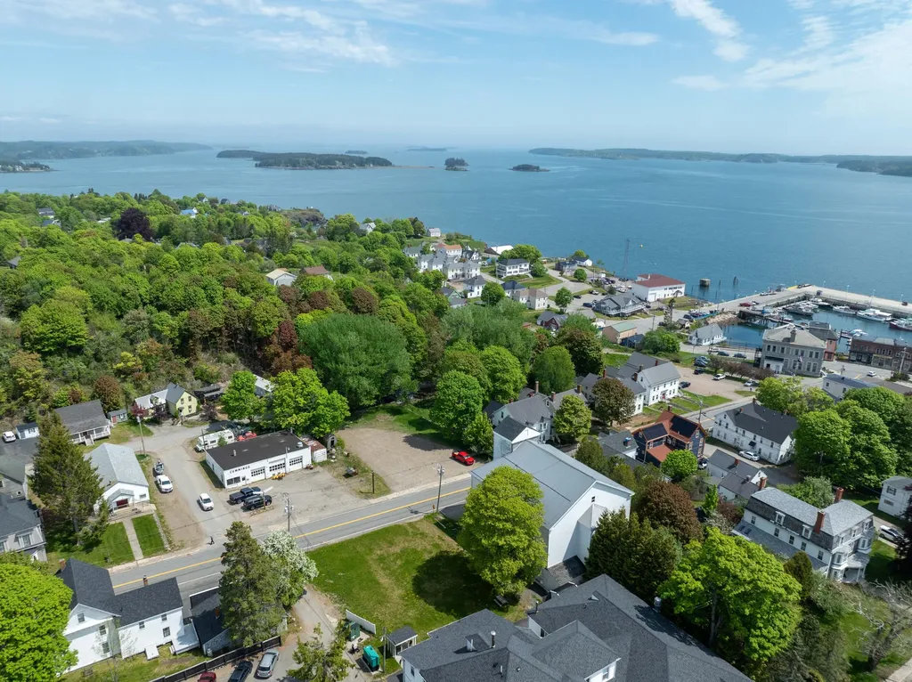 19 Sullivan Street Eastport ME 04631
