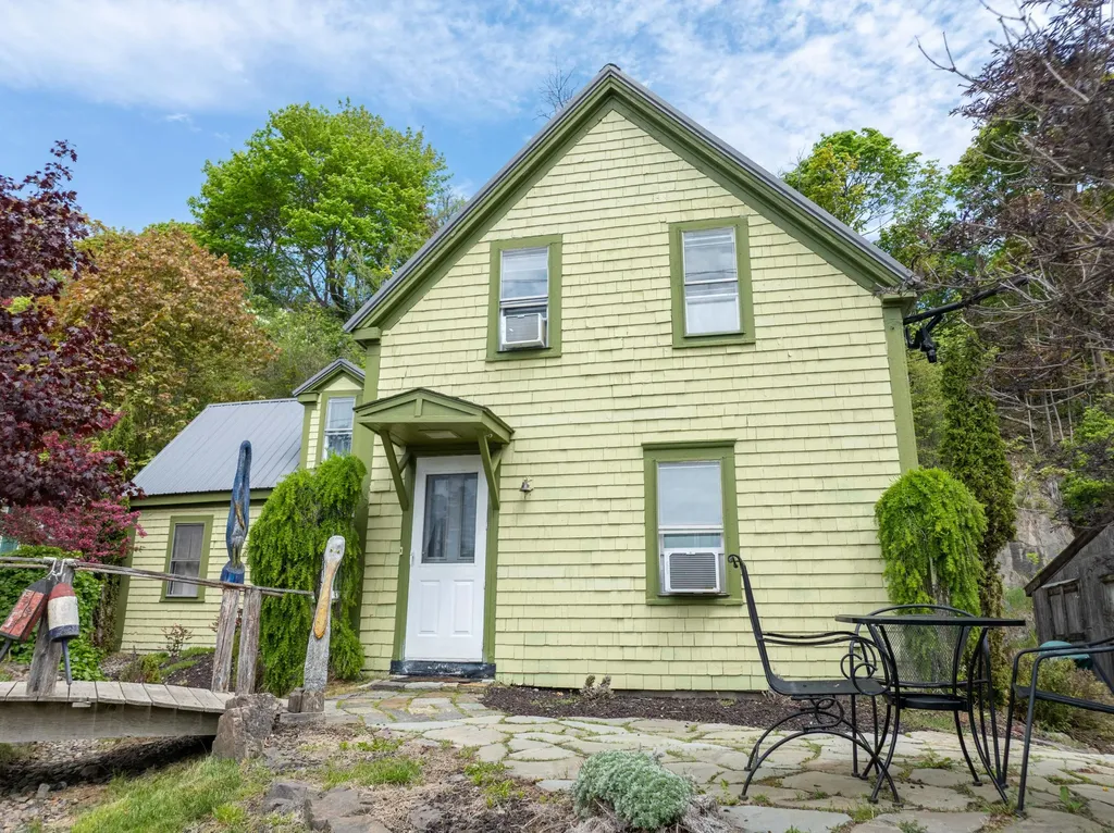 19 Sullivan Street Eastport ME 04631