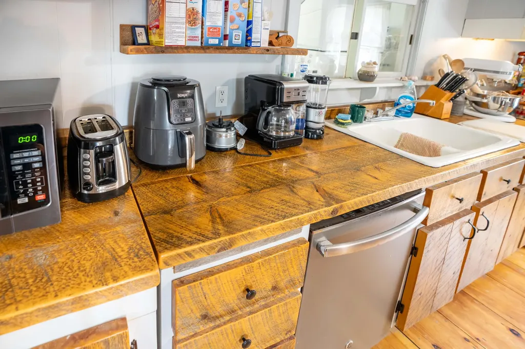 19 Sullivan Street Eastport ME 04631