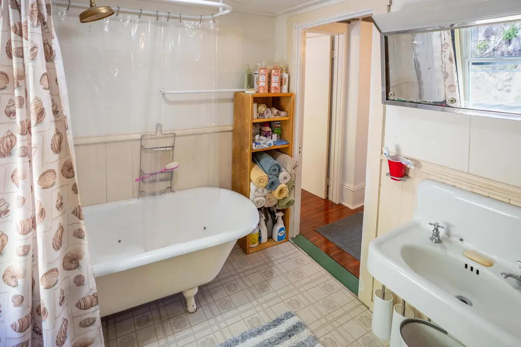 19 Sullivan Street Eastport ME 04631
