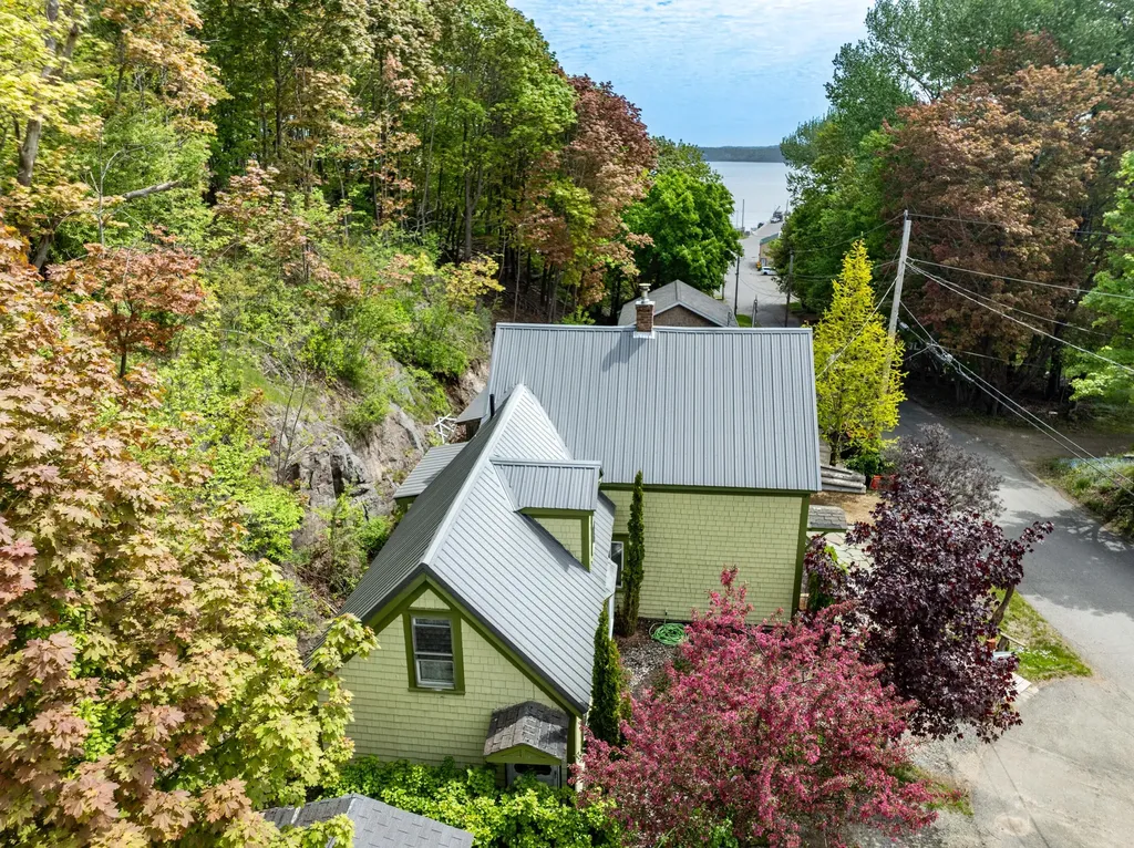 19 Sullivan Street Eastport ME 04631