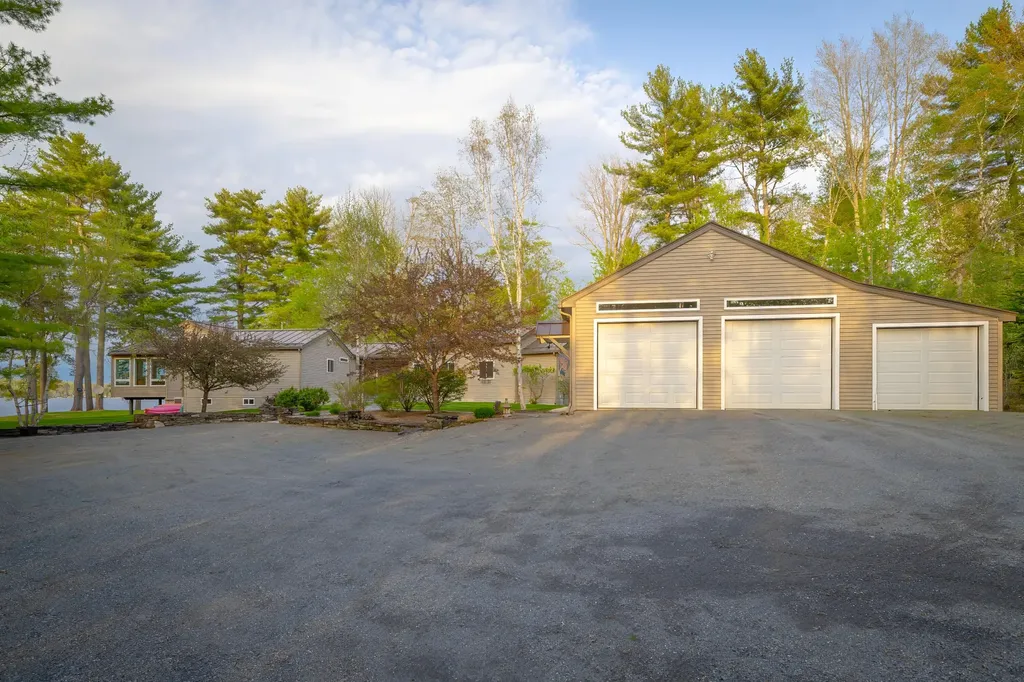 124 Collette Road Holden ME 04429
