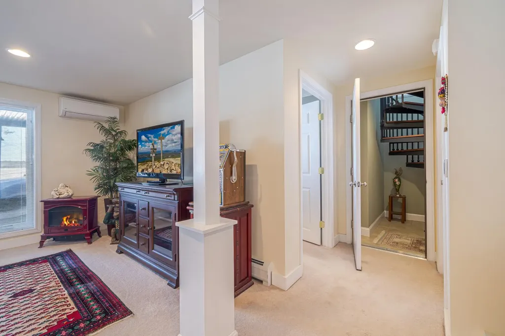 124 Collette Road Holden ME 04429