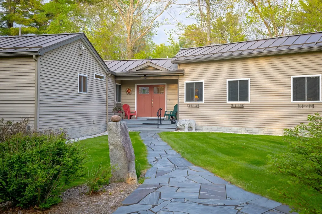 124 Collette Road Holden ME 04429