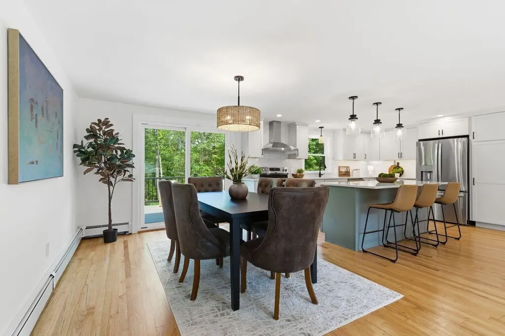 17 Carriage Road Cumberland ME 04110