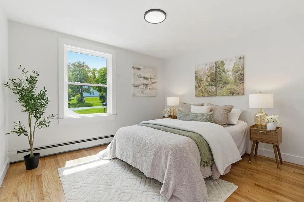 17 Carriage Road Cumberland ME 04110