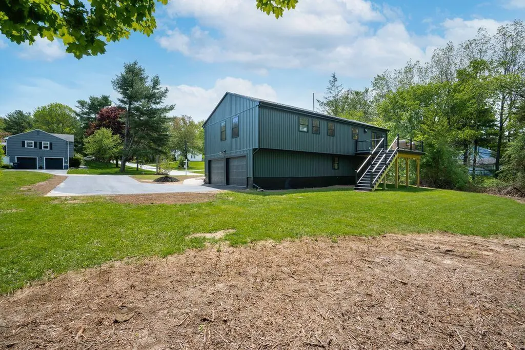 17 Carriage Road Cumberland ME 04110