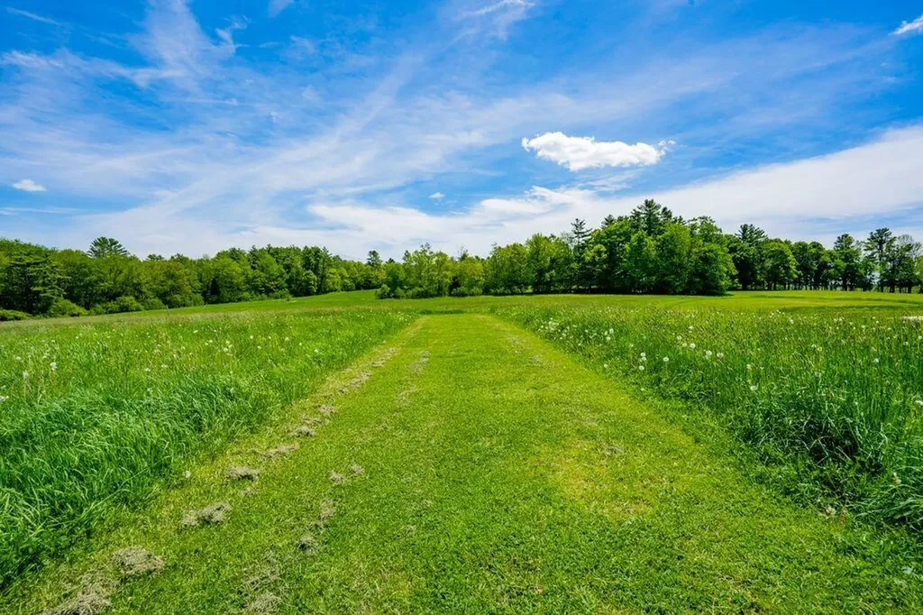 17 Carriage Road Cumberland ME 04110