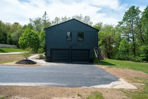 17 Carriage Road Cumberland ME 04110