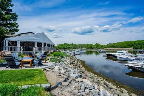 17 Carriage Road Cumberland ME 04110
