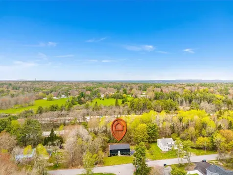 17 Carriage Road Cumberland ME 04110