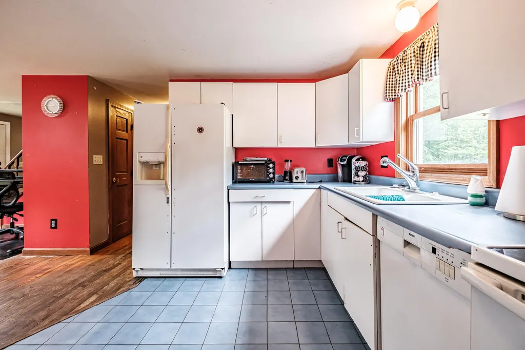 88 Sedgly Road Limington ME 04049