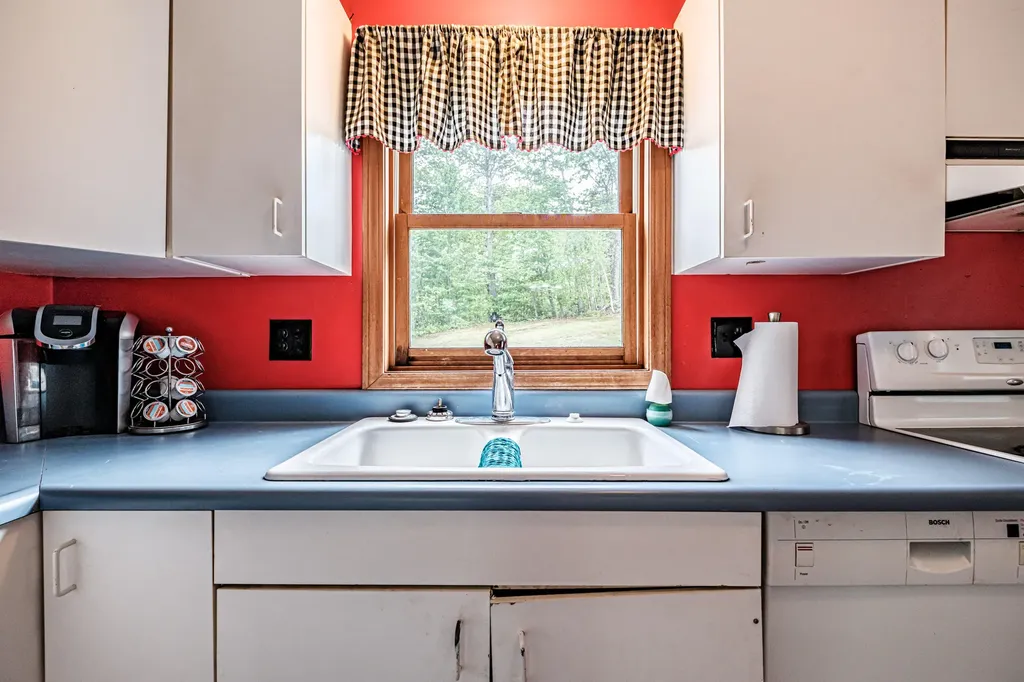 88 Sedgly Road Limington ME 04049