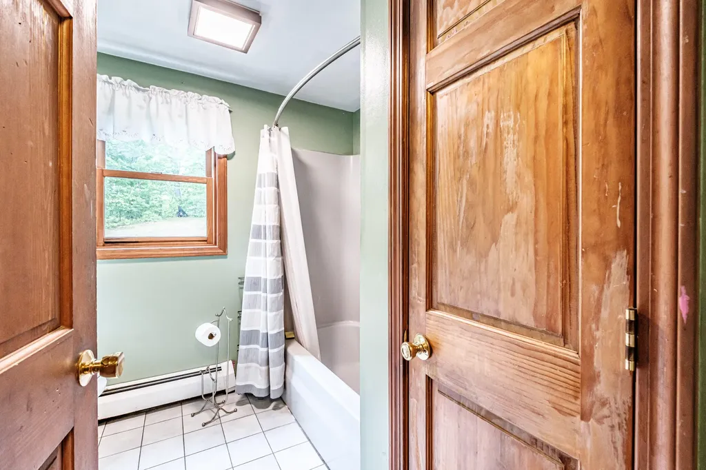 88 Sedgly Road Limington ME 04049