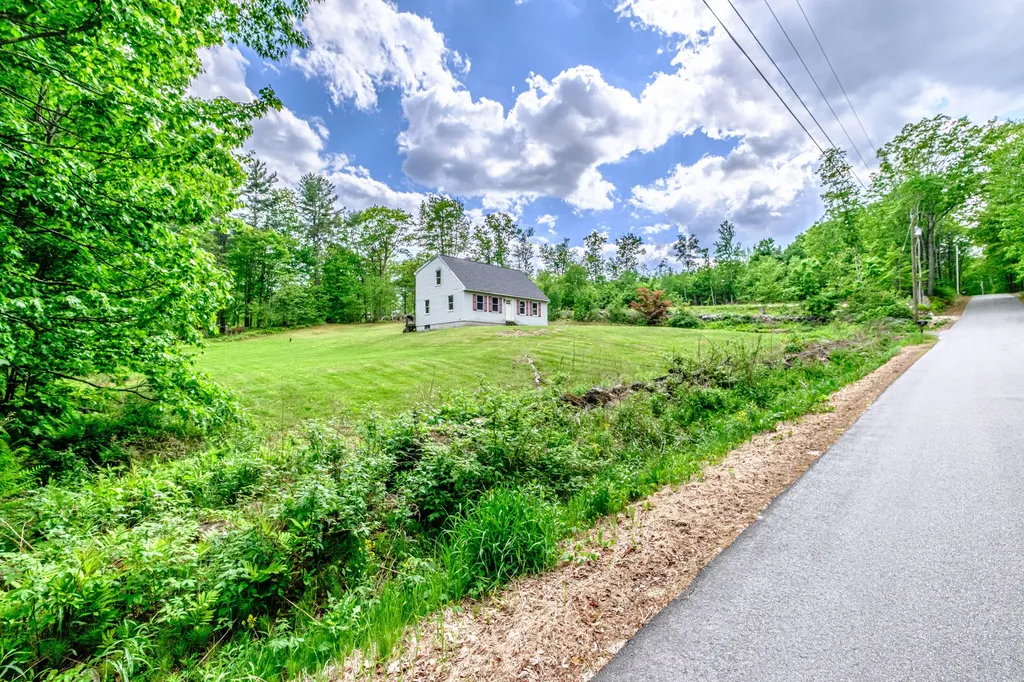 88 Sedgly Road Limington ME 04049