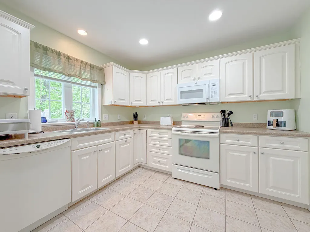 24 Garfield Street Saco ME 04072