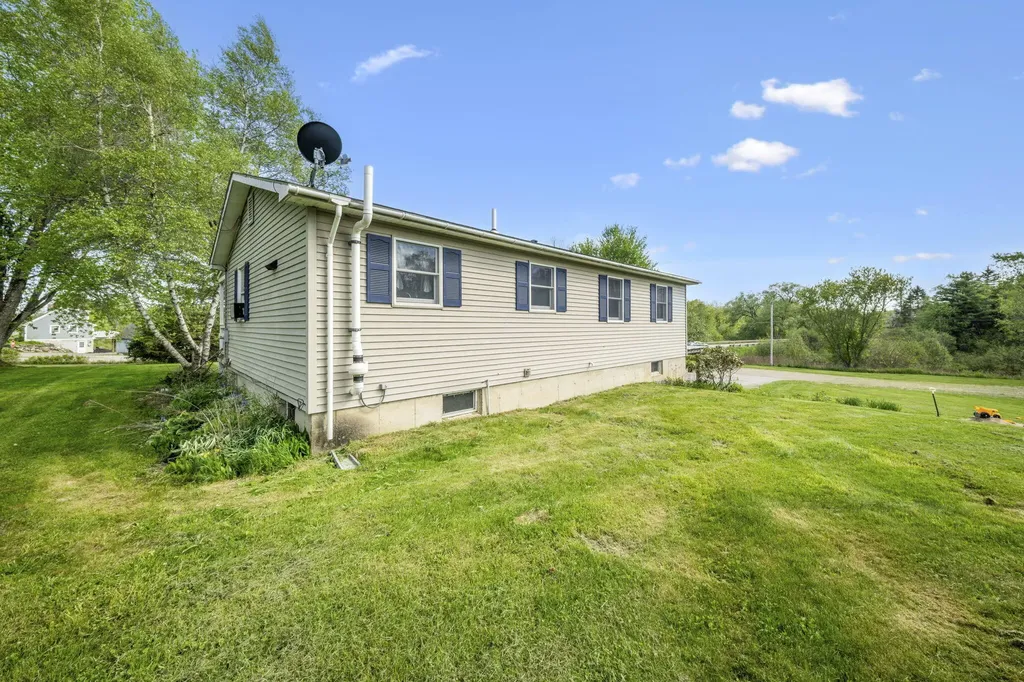 9 Marsh Stream Road Frankfort ME 04438