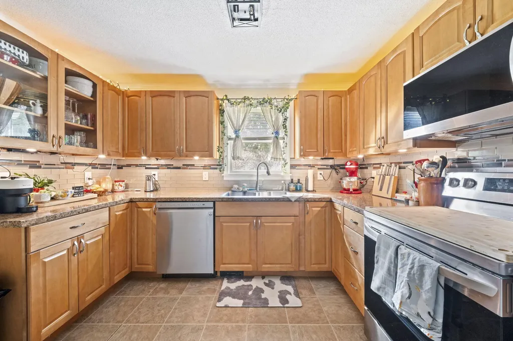 9 Marsh Stream Road Frankfort ME 04438