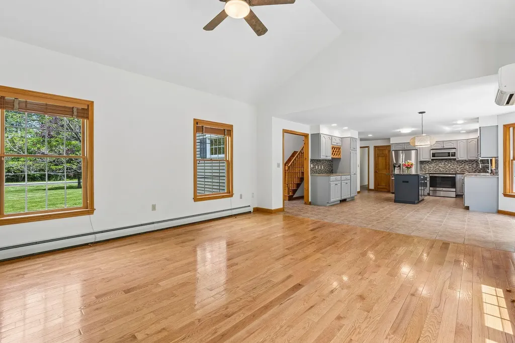 8 Whitney Way Topsham ME 04086
