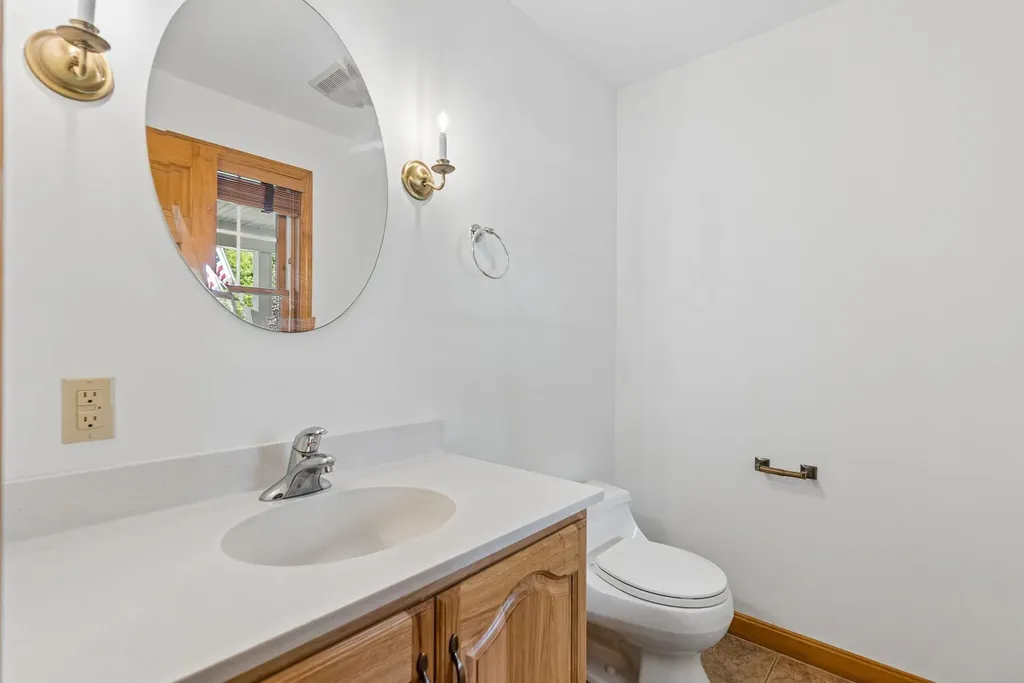 8 Whitney Way Topsham ME 04086