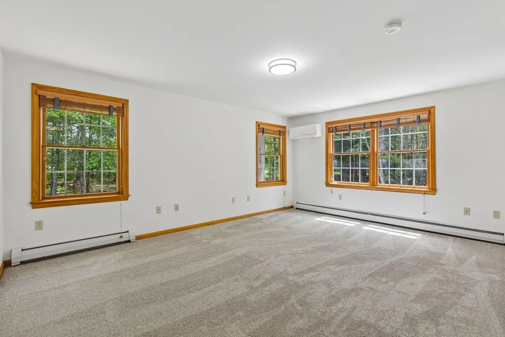 8 Whitney Way Topsham ME 04086