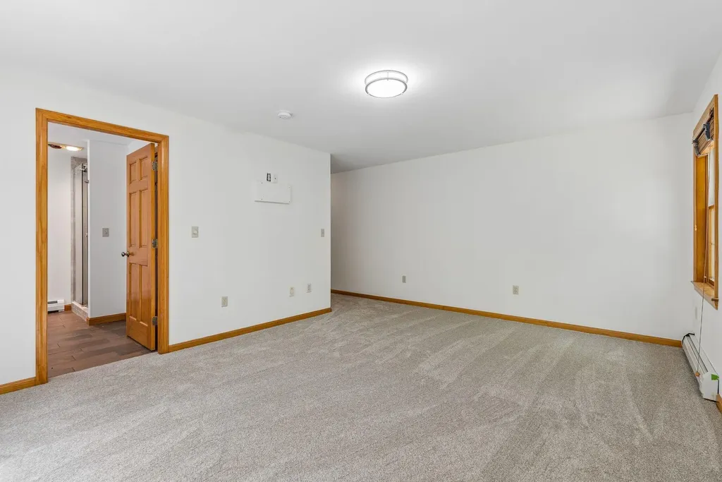 8 Whitney Way Topsham ME 04086