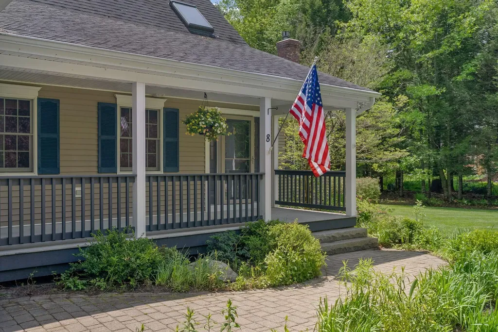 8 Whitney Way Topsham ME 04086