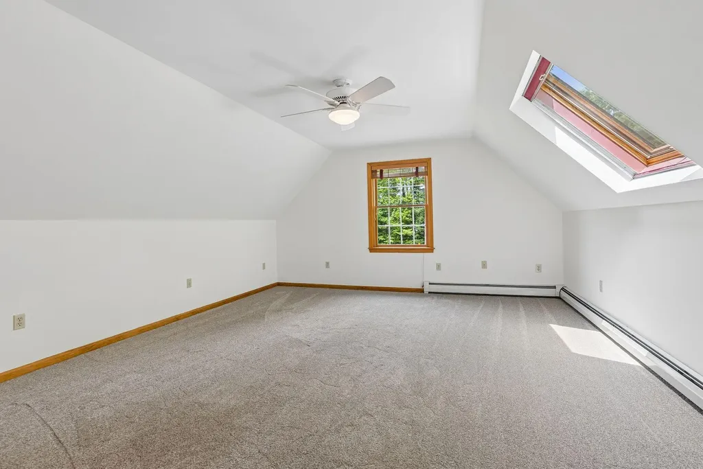 8 Whitney Way Topsham ME 04086