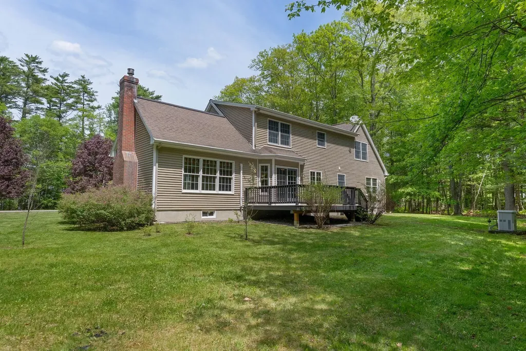8 Whitney Way Topsham ME 04086