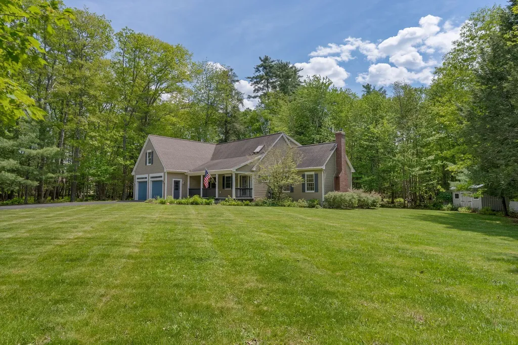 8 Whitney Way Topsham ME 04086
