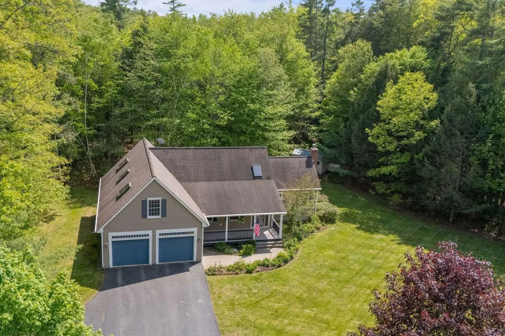 8 Whitney Way Topsham ME 04086