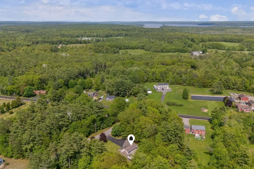 8 Whitney Way Topsham ME 04086