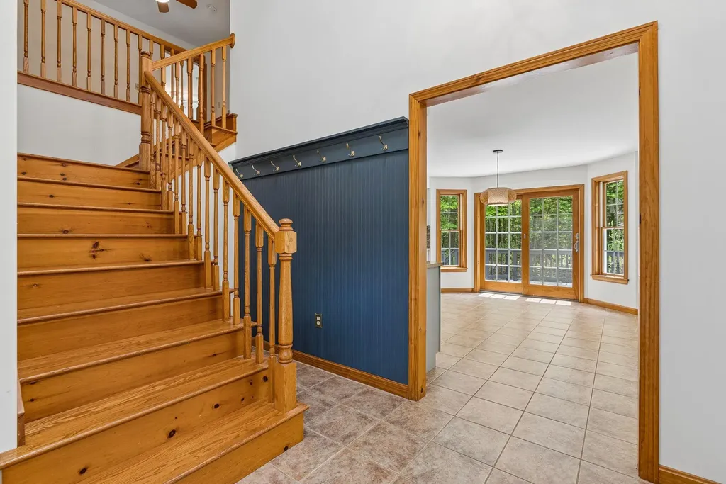 8 Whitney Way Topsham ME 04086