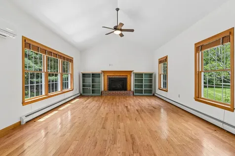8 Whitney Way Topsham ME 04086