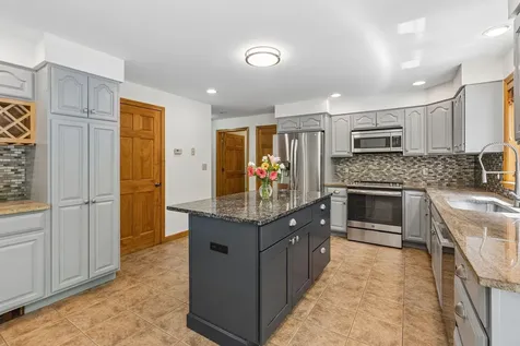 8 Whitney Way Topsham ME 04086