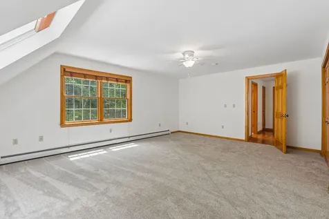 8 Whitney Way Topsham ME 04086